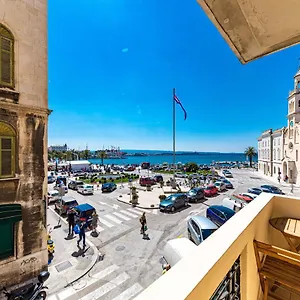 Riva 4*, Split Kroatië