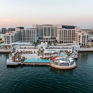 ***** منتجع هيلتون جزيرة ياس الإمارات العربية المتحدة