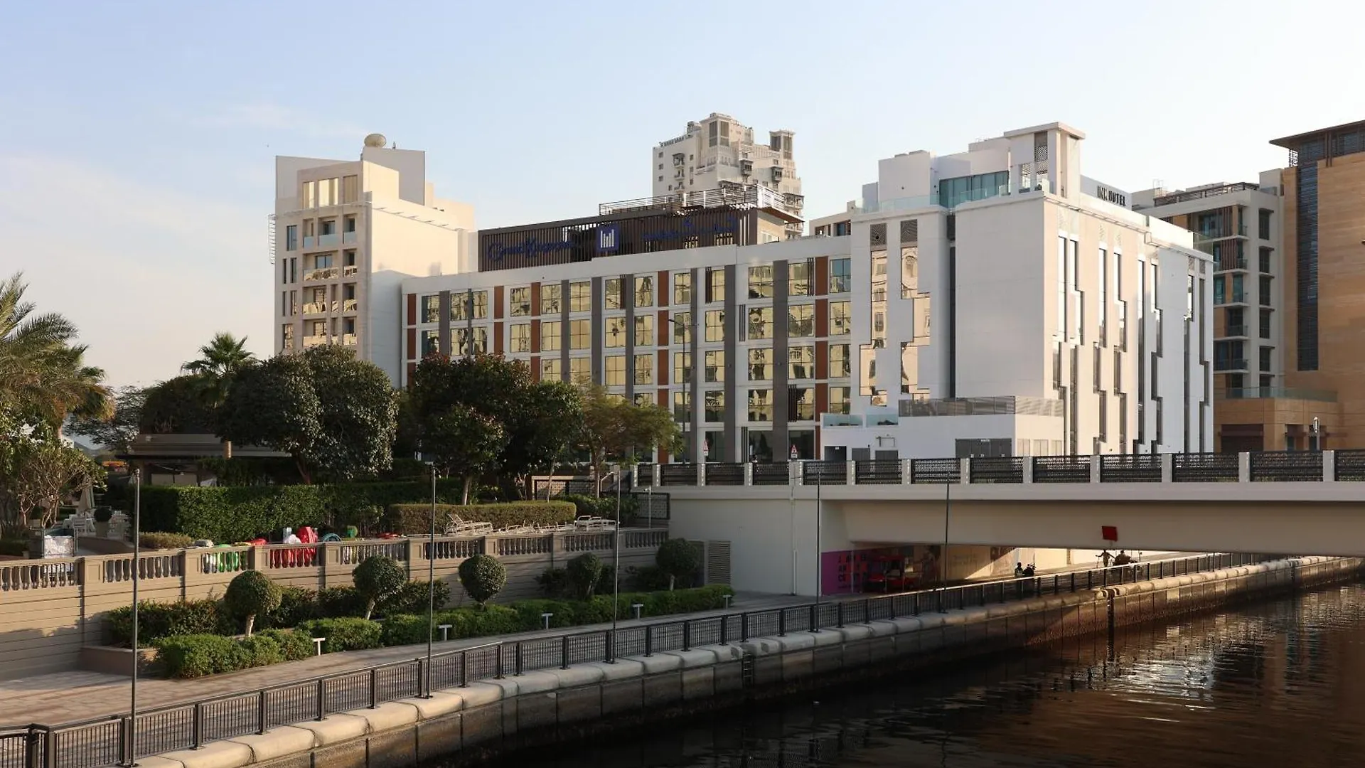 Grand Kingsgate Jaddaf Waterfront Hotel By Millennium Dubai